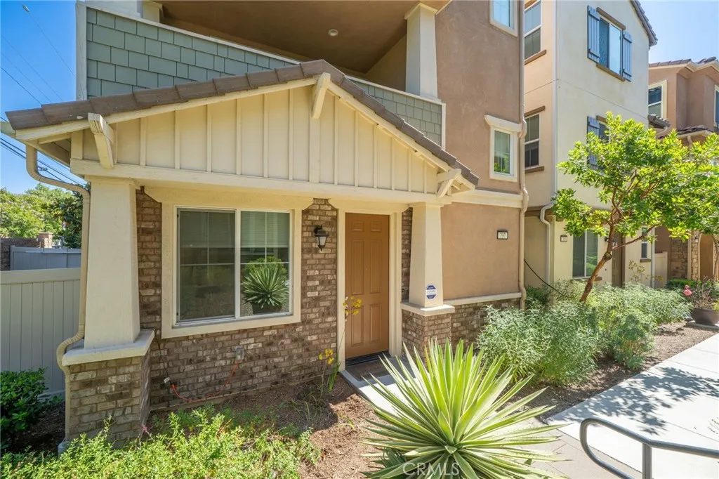 797 Plum Lane, Pomona, California 91767 home-pic-0