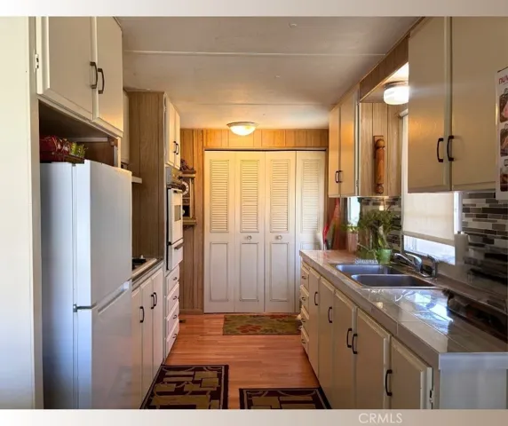 Kitchen/ Laundry