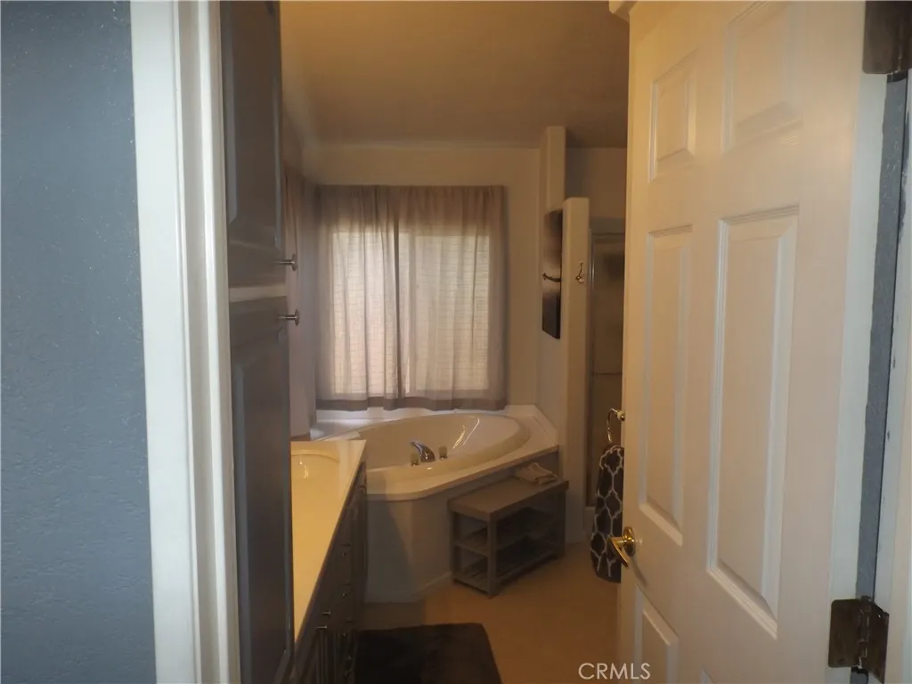 19842 Canyon View Drive, Canyon Country, California 91351 home-pic-32