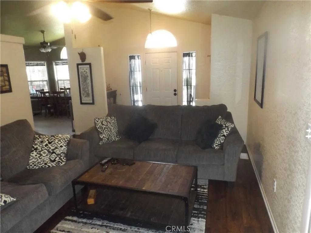 19842 Canyon View Drive, Canyon Country, California 91351 home-pic-6