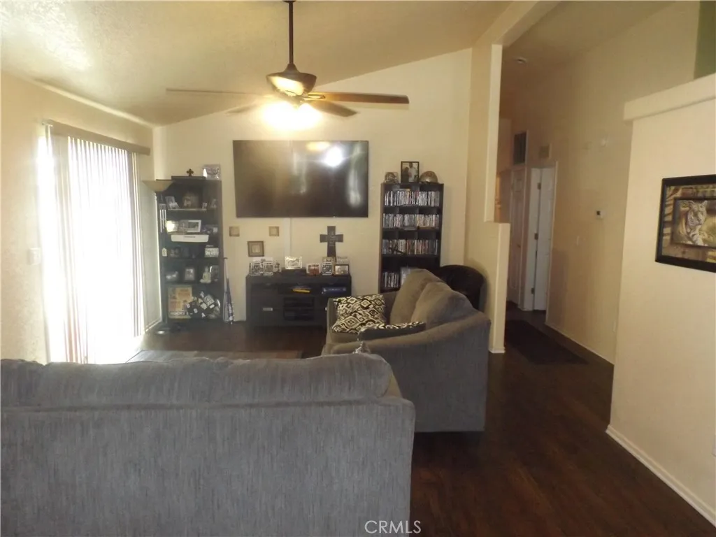 19842 Canyon View Drive, Canyon Country, California 91351 home-pic-7