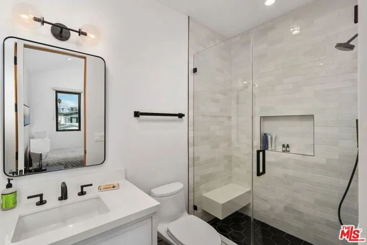 4937 Rubio Avenue, Encino, California 91436
