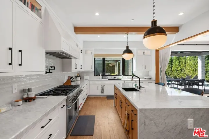 4937 Rubio Avenue, Encino, California 91436