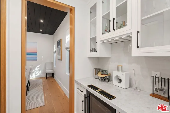 4937 Rubio Avenue, Encino, California 91436