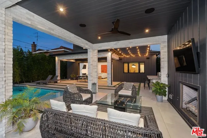 4937 Rubio Avenue, Encino, California 91436