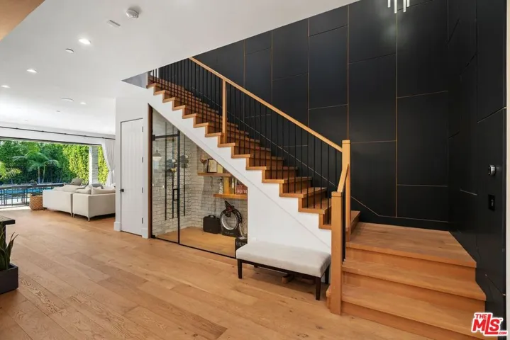 4937 Rubio Avenue, Encino, California 91436