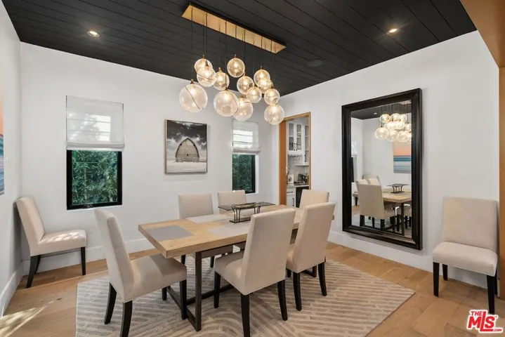 4937 Rubio Avenue, Encino, California 91436