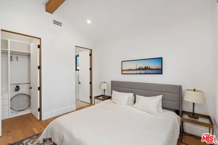 4937 Rubio Avenue, Encino, California 91436