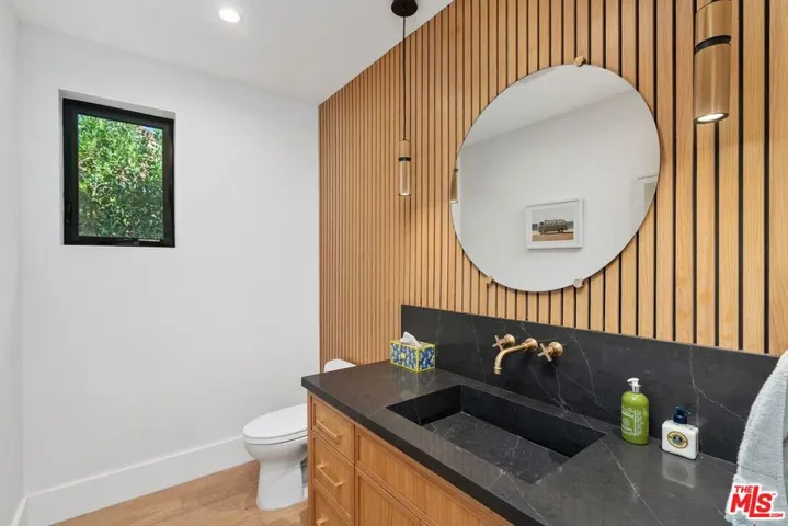 4937 Rubio Avenue, Encino, California 91436