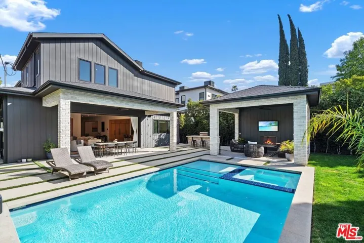 4937 Rubio Avenue, Encino, California 91436