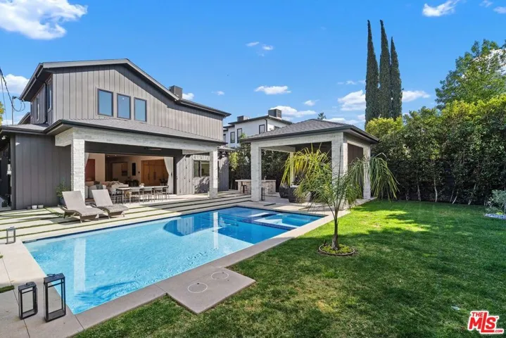 4937 Rubio Avenue, Encino, California 91436