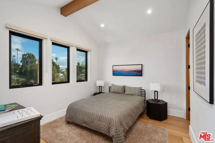 4937 Rubio Avenue, Encino, California 91436