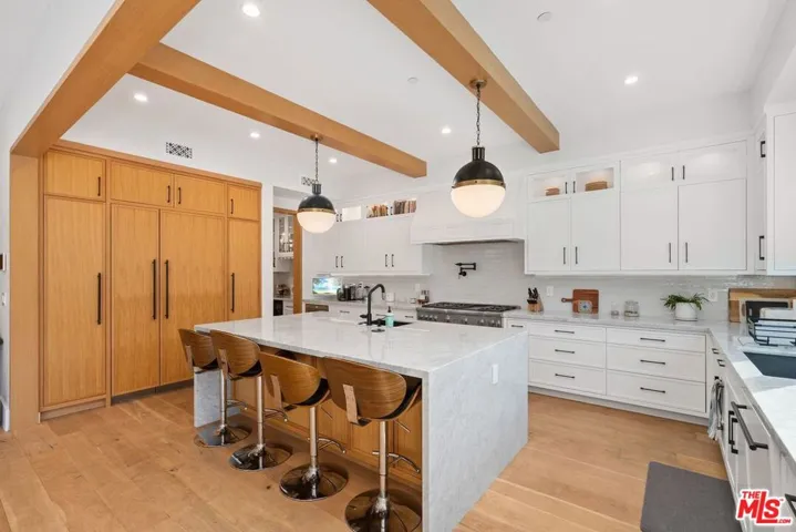 4937 Rubio Avenue, Encino, California 91436