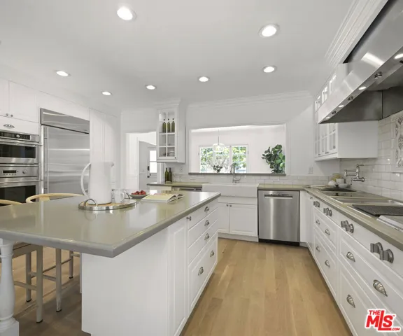 10520 Almayo Avenue, Los Angeles, California 90064