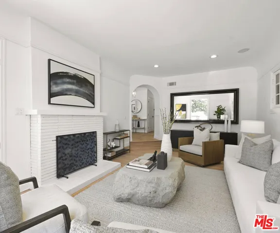 10520 Almayo Avenue, Los Angeles, California 90064