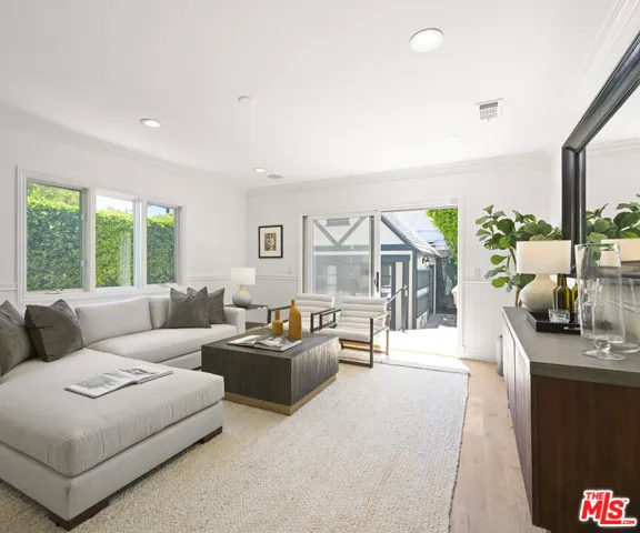 10520 Almayo Avenue, Los Angeles, California 90064