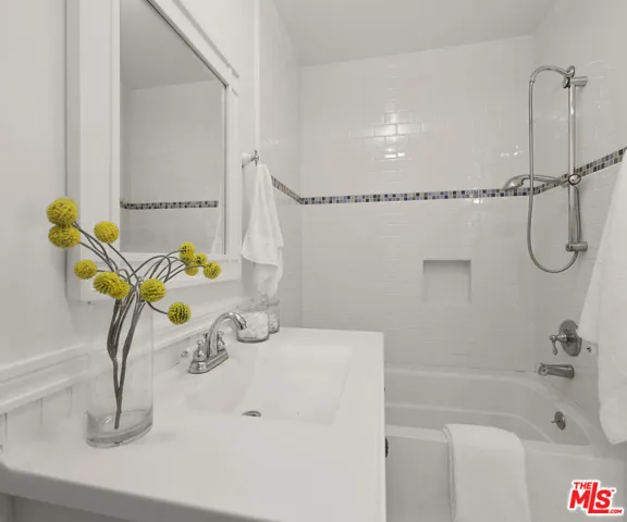 10520 Almayo Avenue, Los Angeles, California 90064
