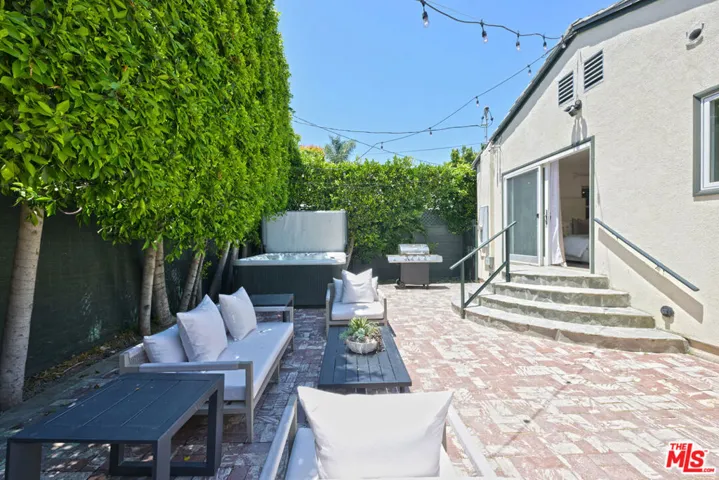 10520 Almayo Avenue, Los Angeles, California 90064