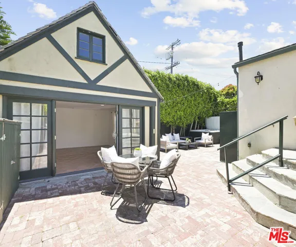 10520 Almayo Avenue, Los Angeles, California 90064