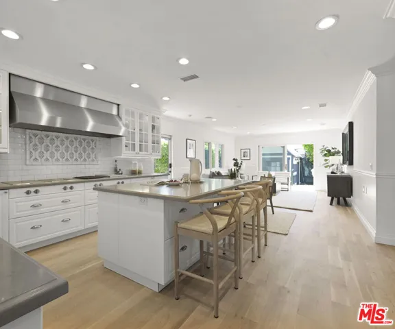 10520 Almayo Avenue, Los Angeles, California 90064