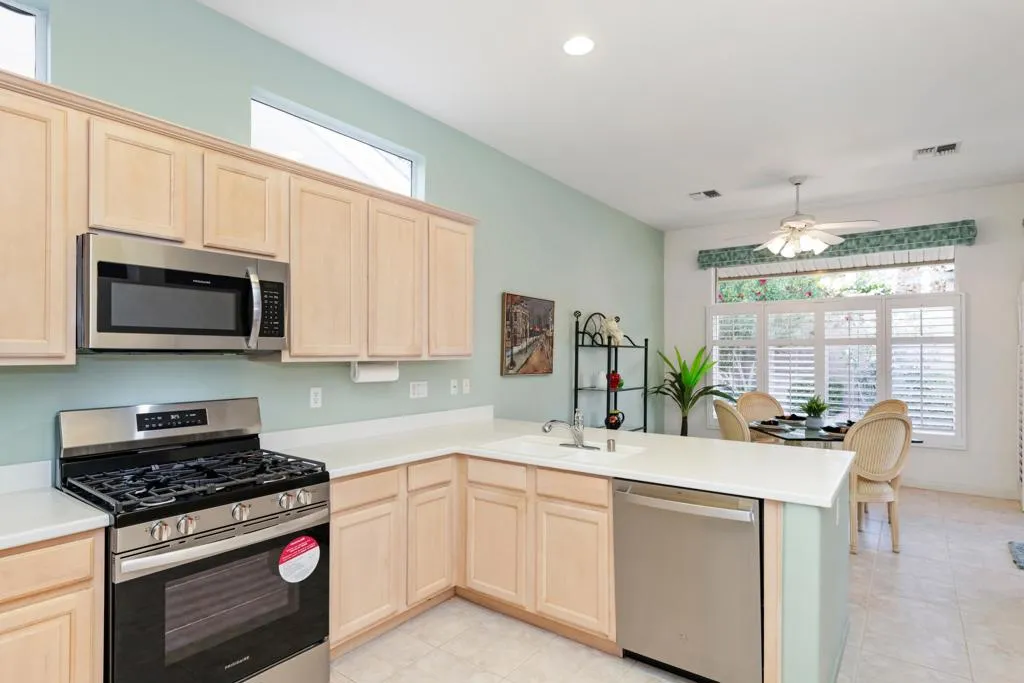 37549 Turnberry Isle Drive, Palm Desert, California 92211 home-pic-10