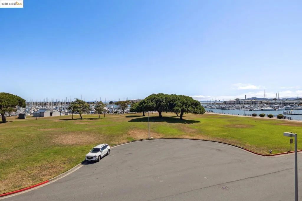 1205 Melville Sq 304, Richmond, California 94804 home-pic-7