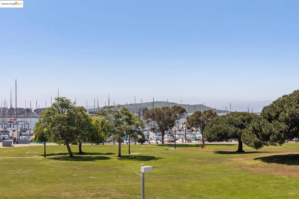 1205 Melville Sq 304, Richmond, California 94804 home-pic-42