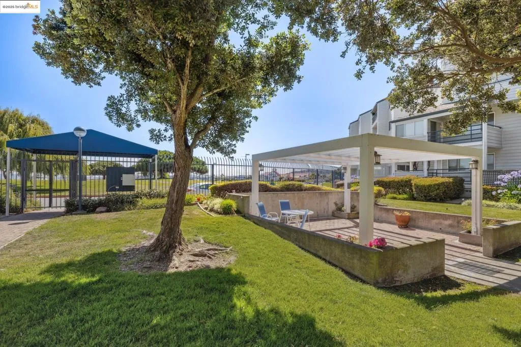 1205 Melville Sq 304, Richmond, California 94804 home-pic-30