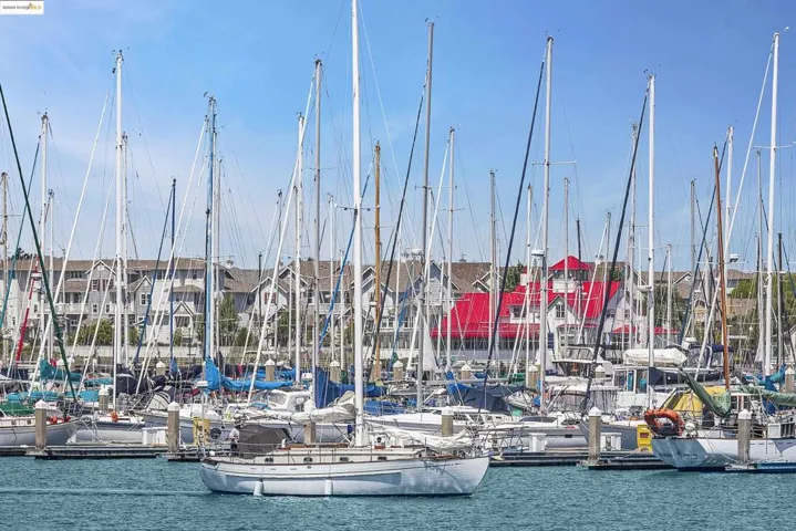 Marina Bay Lifestyle