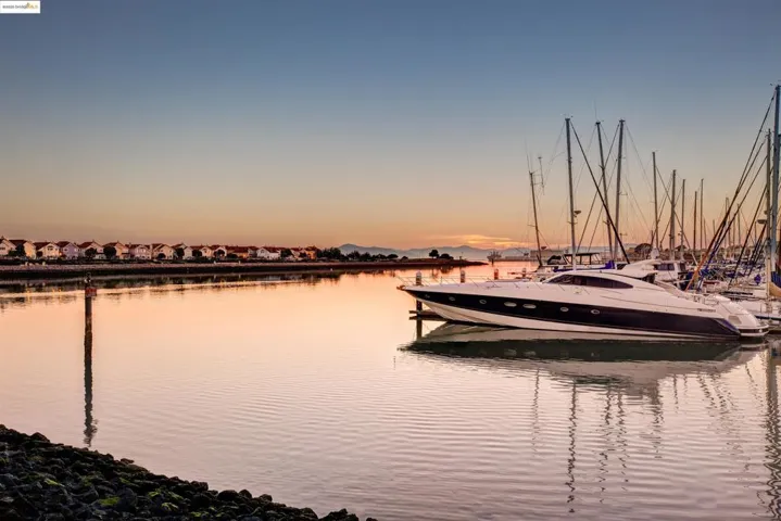 Marina Bay Lifestyle