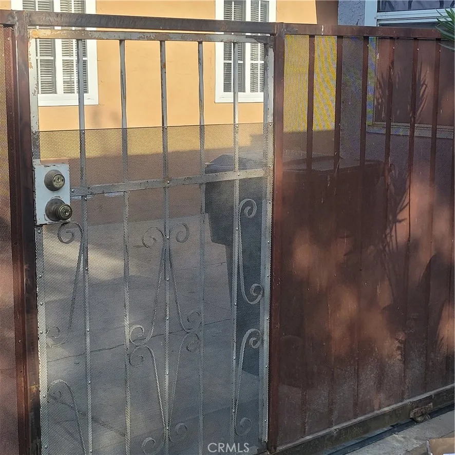 642 W Olive St, San Bernardino, California 92410 home-pic-3