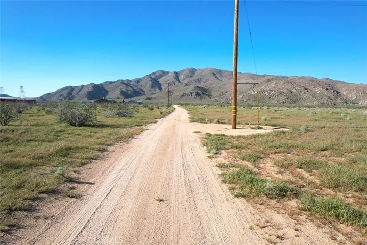 64 La Mesa Road, Apple Valley, California 92308