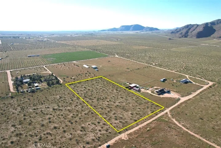 64 La Mesa Road, Apple Valley, California 92308
