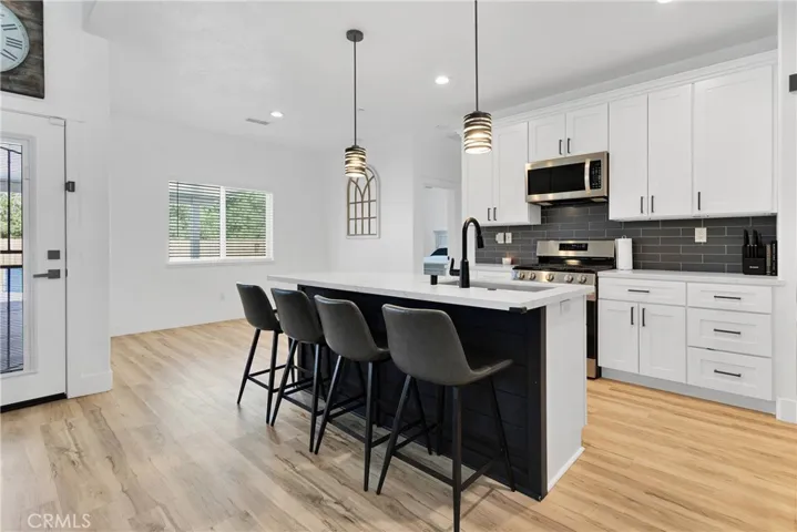 12207 Snapping Turtle Road, Apple Valley, California 92308