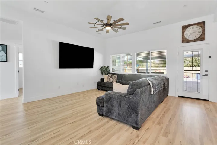 12207 Snapping Turtle Road, Apple Valley, California 92308