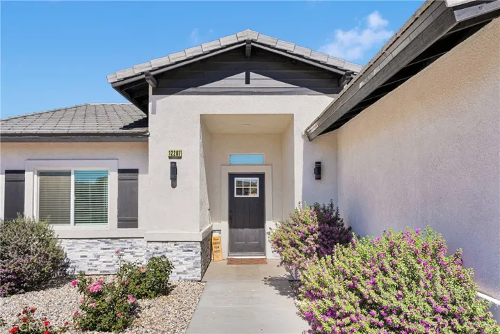 12207 Snapping Turtle Road, Apple Valley, California 92308