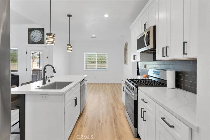 12207 Snapping Turtle Road, Apple Valley, California 92308