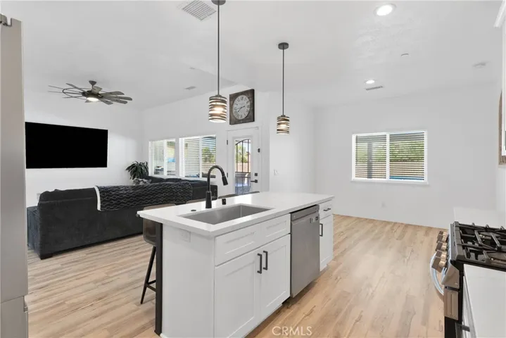 12207 Snapping Turtle Road, Apple Valley, California 92308