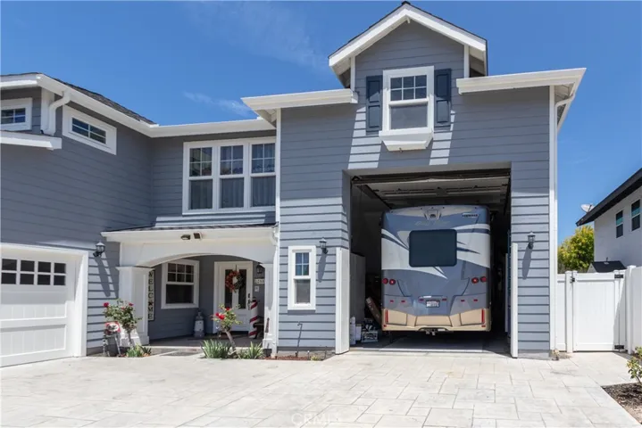 Full-size RV garage.  Custom design, Custom built, approx 4155 sqft on a spacious 9450 sqft lot