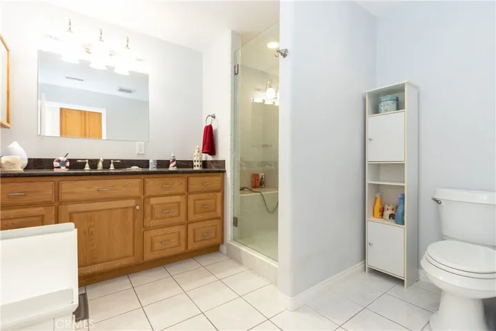 Main floor​​‌​​​​‌​​‌‌​​‌​​​‌‌​​​‌​​‌‌​​‌‌​​‌‌​​​​ bathroom