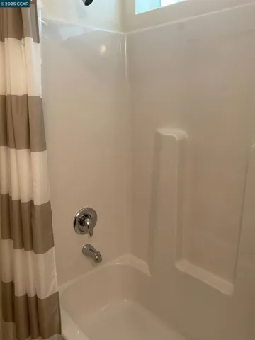 Front bath tub/shower bathroom