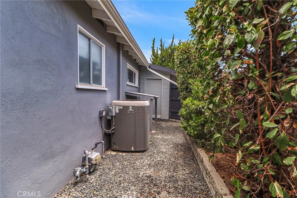 622 Esther Way, Redlands, California 92373 home-pic-36