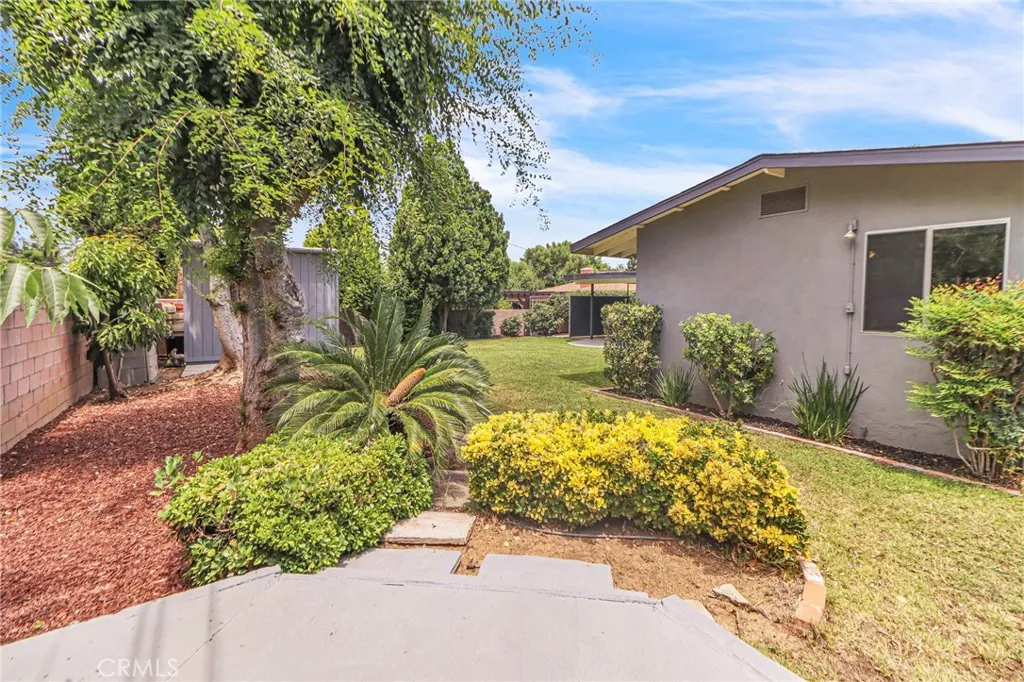 622 Esther Way, Redlands, California 92373 home-pic-34