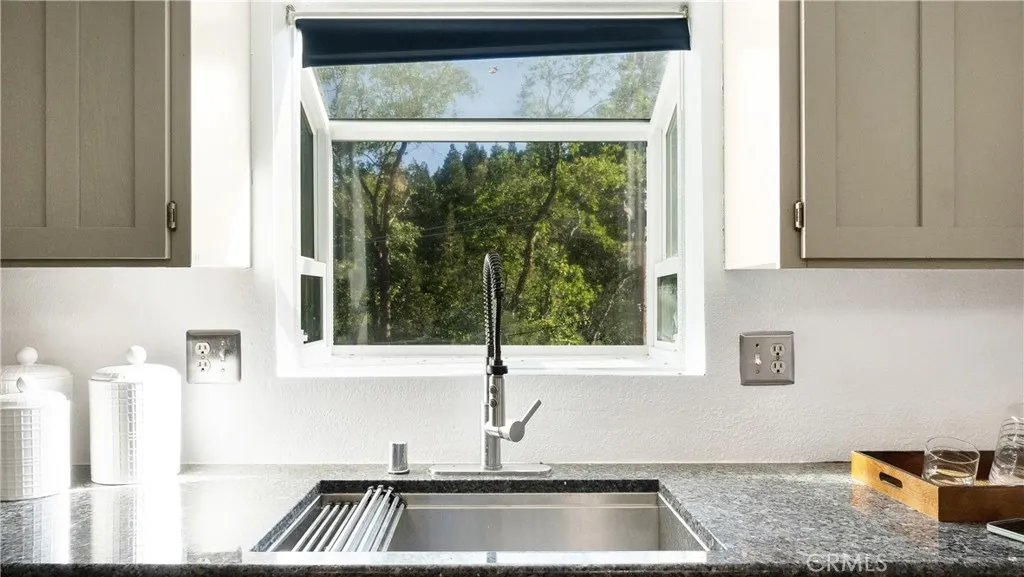 29282 Pine Drive, Cedar Glen, California 92321 home-pic-8