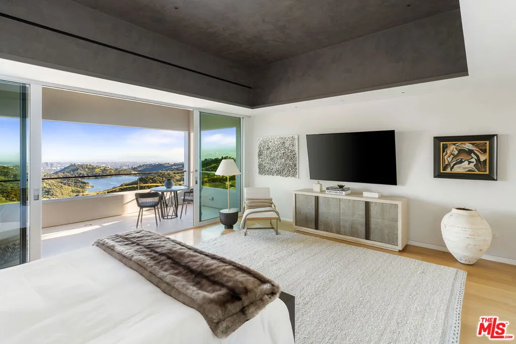 15210 Antelo Place, Los Angeles, California 90077 home-pic-16