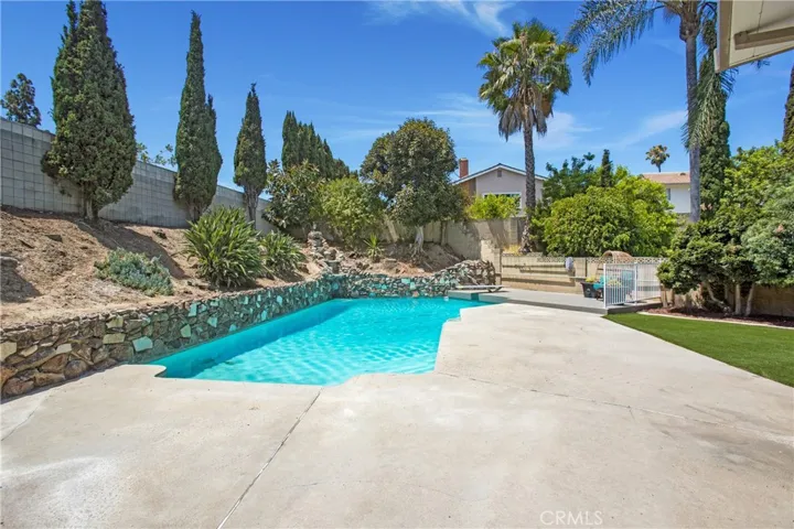 Oversized pool with complete privacy