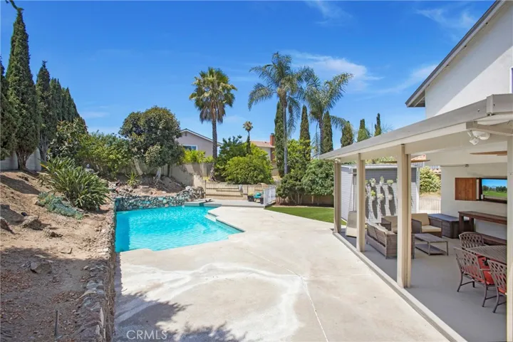 Multiple entertaining areas