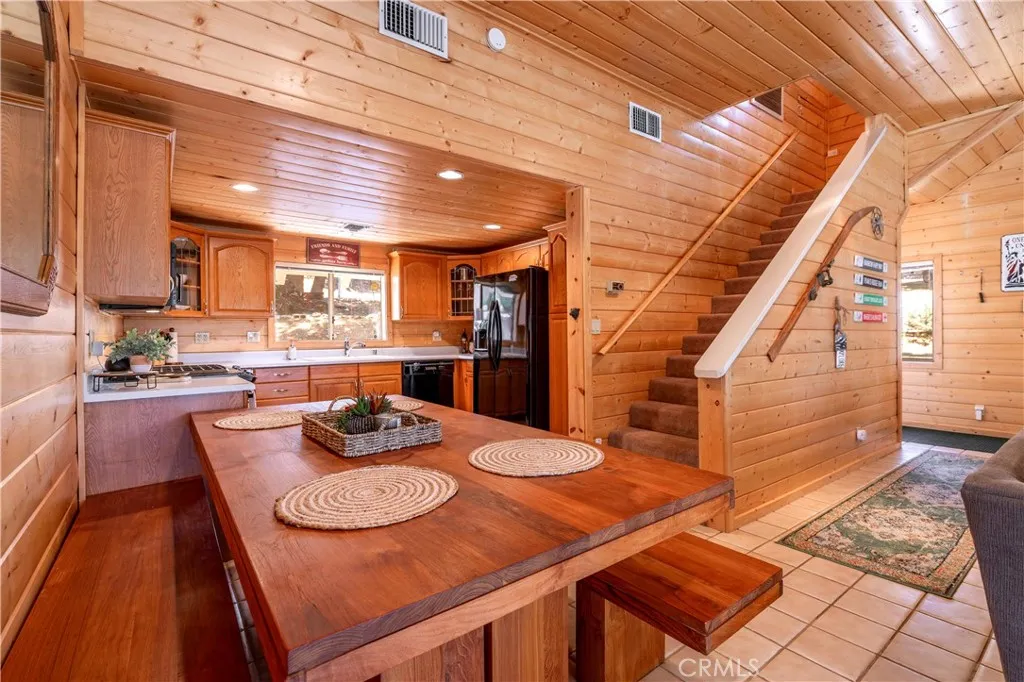 1118 Bruin Trail, Fawnskin, California 92333 home-pic-12