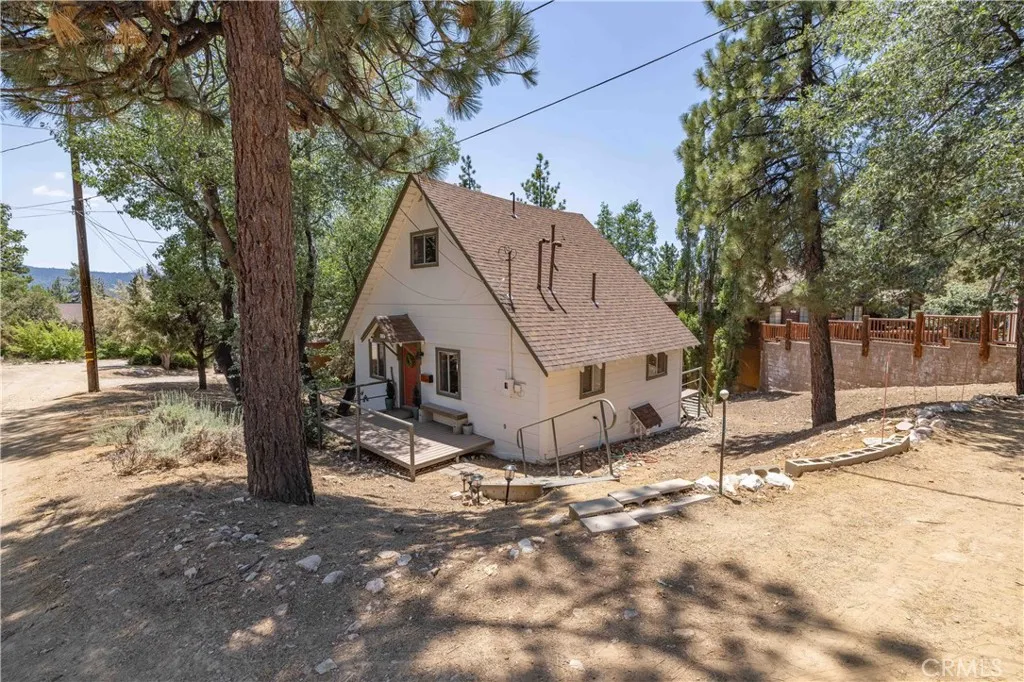 1118 Bruin Trail, Fawnskin, California 92333 home-pic-40