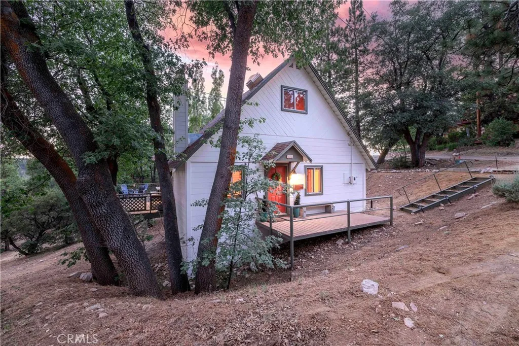1118 Bruin Trail, Fawnskin, California 92333 home-pic-32